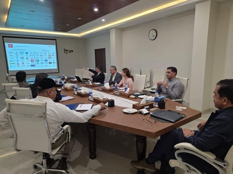 Capacity Building & Outreach — photograph 1 of 9