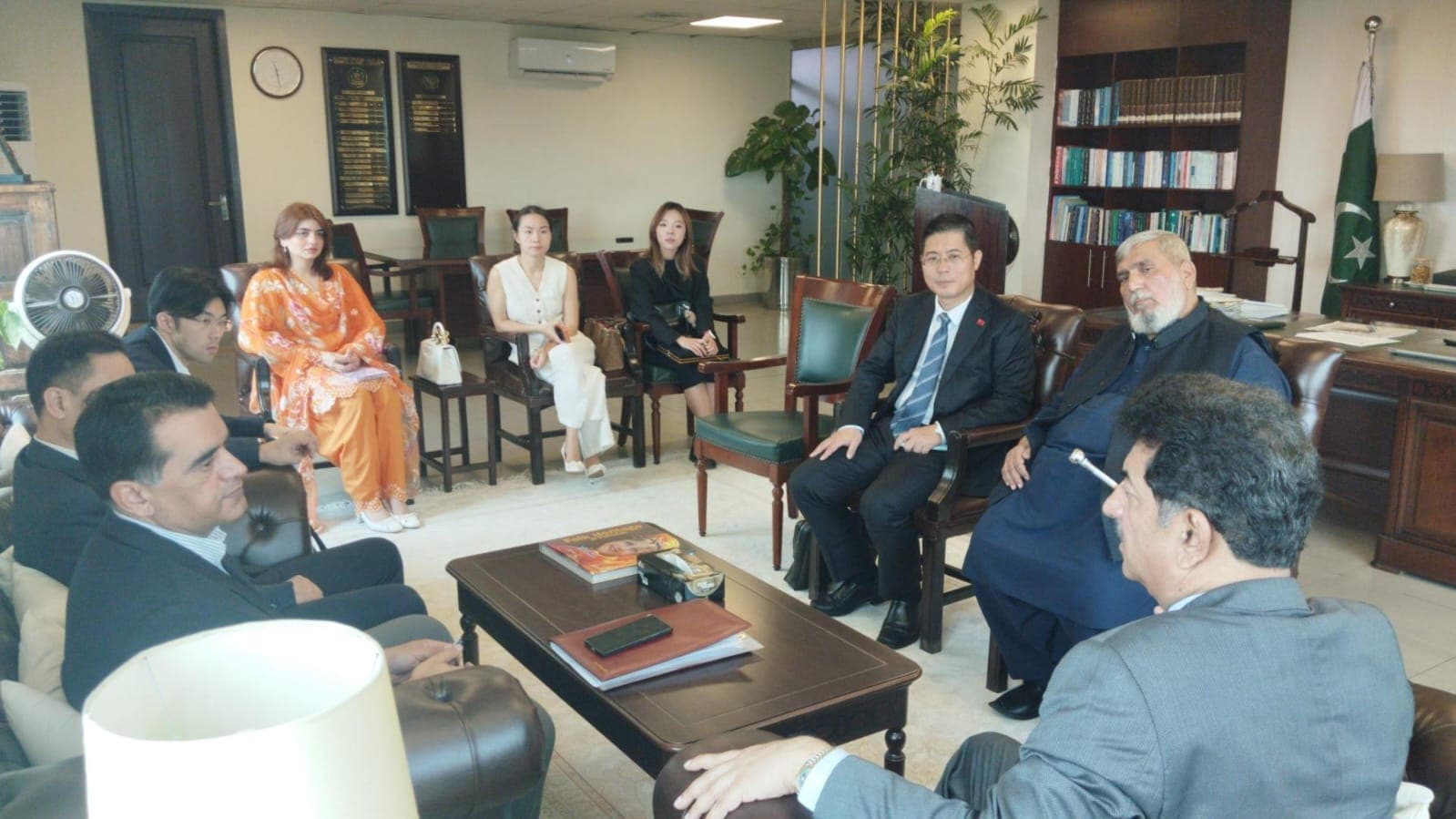 Chinese Delegation Visits — photograph 6 of 20